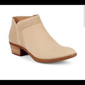 Lucky Brand Super Cute and Comfy Beige Booties 7.5